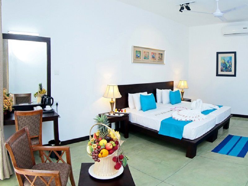Coco Royal Beach Resort Kalutara Exterior foto